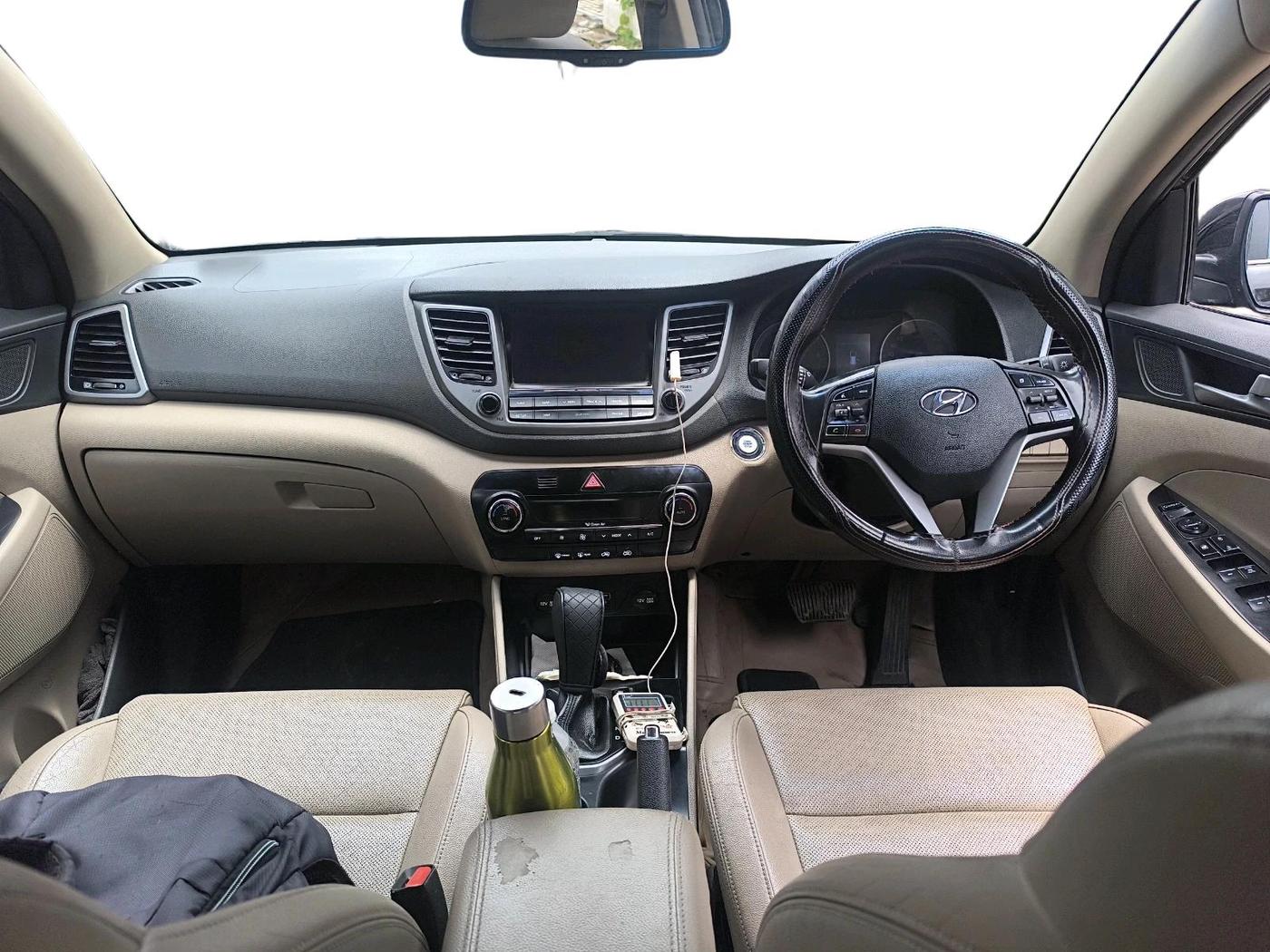 2018 Hyundai Tucson 2WD AT GL DIESEL
, Diesel, Automatic, 1,03,352 km, interior
