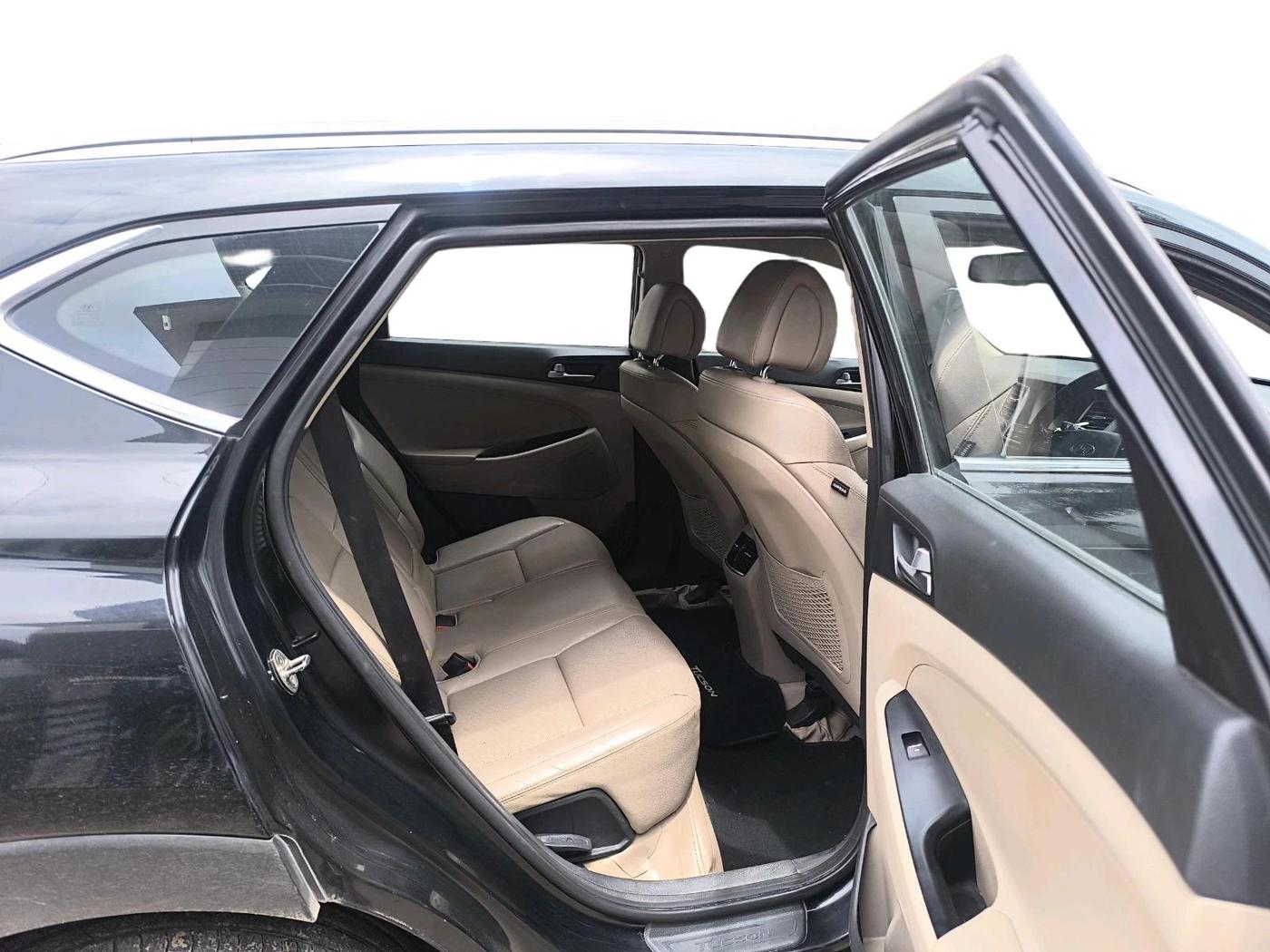 2018 Hyundai Tucson 2WD AT GL DIESEL
, Diesel, Automatic, 1,03,352 km, interior