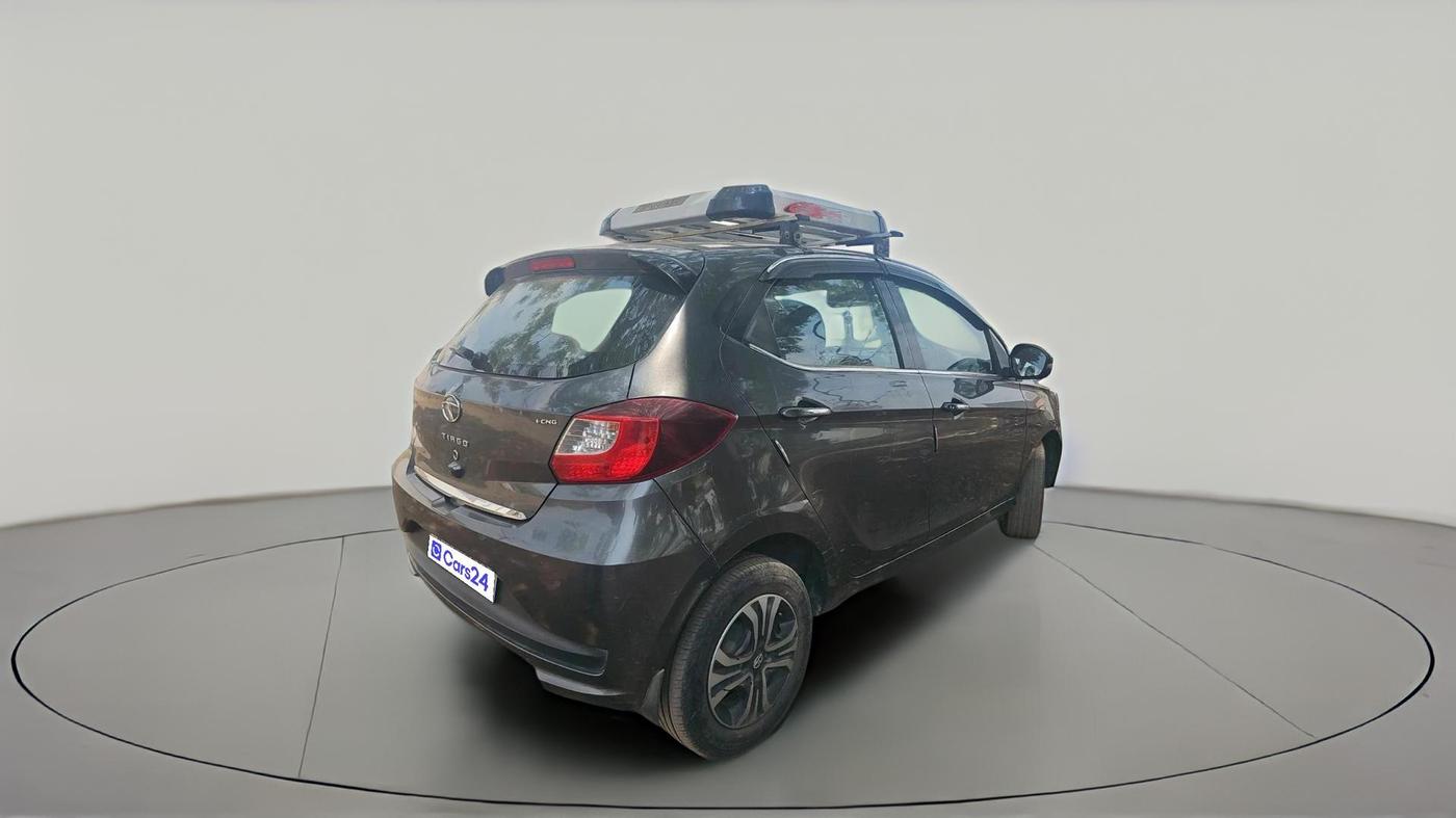 2022 Tata Tiago XZ PLUS CNG, CNG, Manual, 35,399 km, exterior