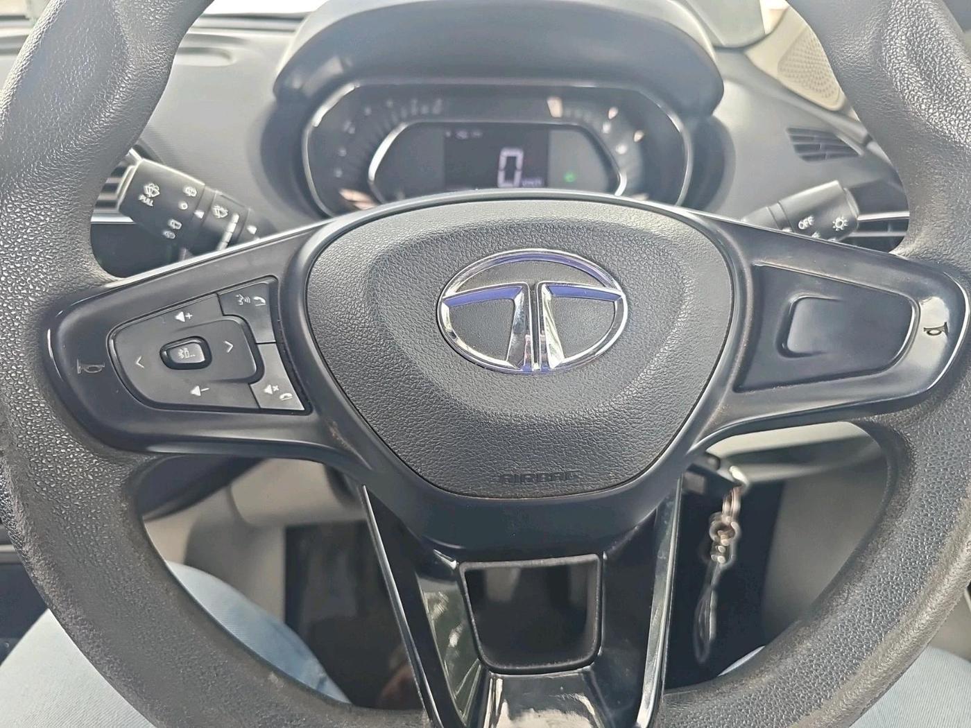2022 Tata Tiago XZ PLUS CNG, CNG, Manual, 35,399 km, interior
