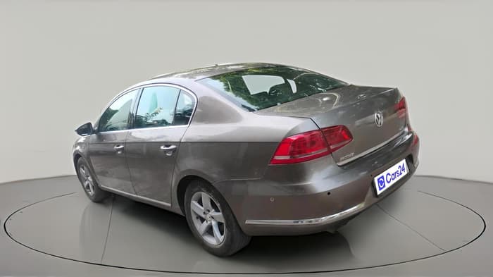 2011 Volkswagen Passat HIGHLINE DSG, Diesel, Automatic, 1,83,886 km, exterior