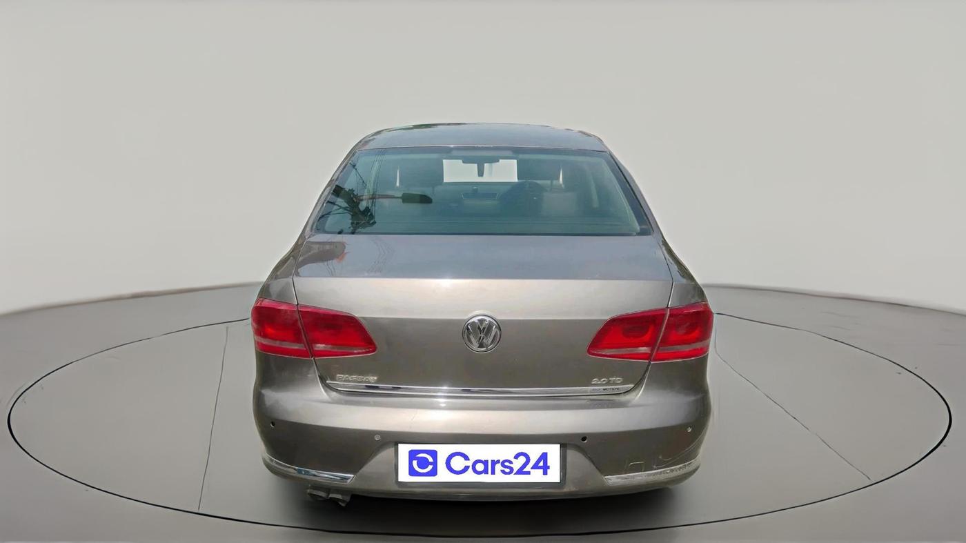 2011 Volkswagen Passat HIGHLINE DSG, Diesel, Automatic, 1,83,886 km, exterior