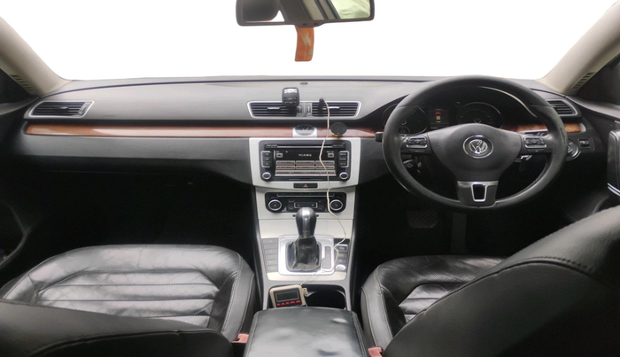 2011 Volkswagen Passat HIGHLINE DSG, Diesel, Automatic, 1,83,886 km, interior
