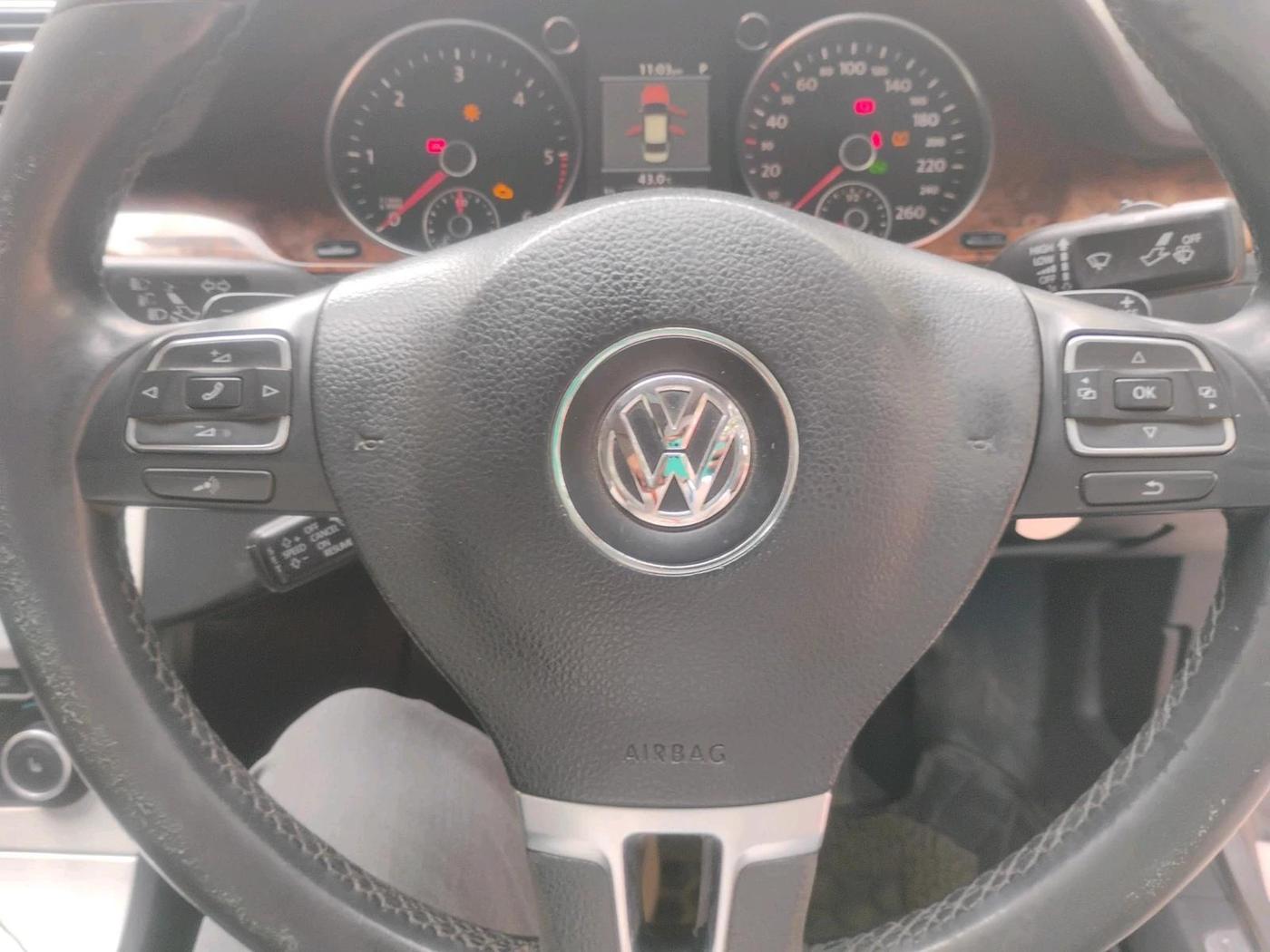 2011 Volkswagen Passat HIGHLINE DSG, Diesel, Automatic, 1,83,886 km, interior