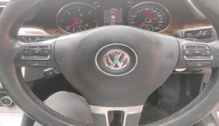 2011 Volkswagen Passat HIGHLINE DSG, Diesel, Automatic, 1,83,886 km, interior