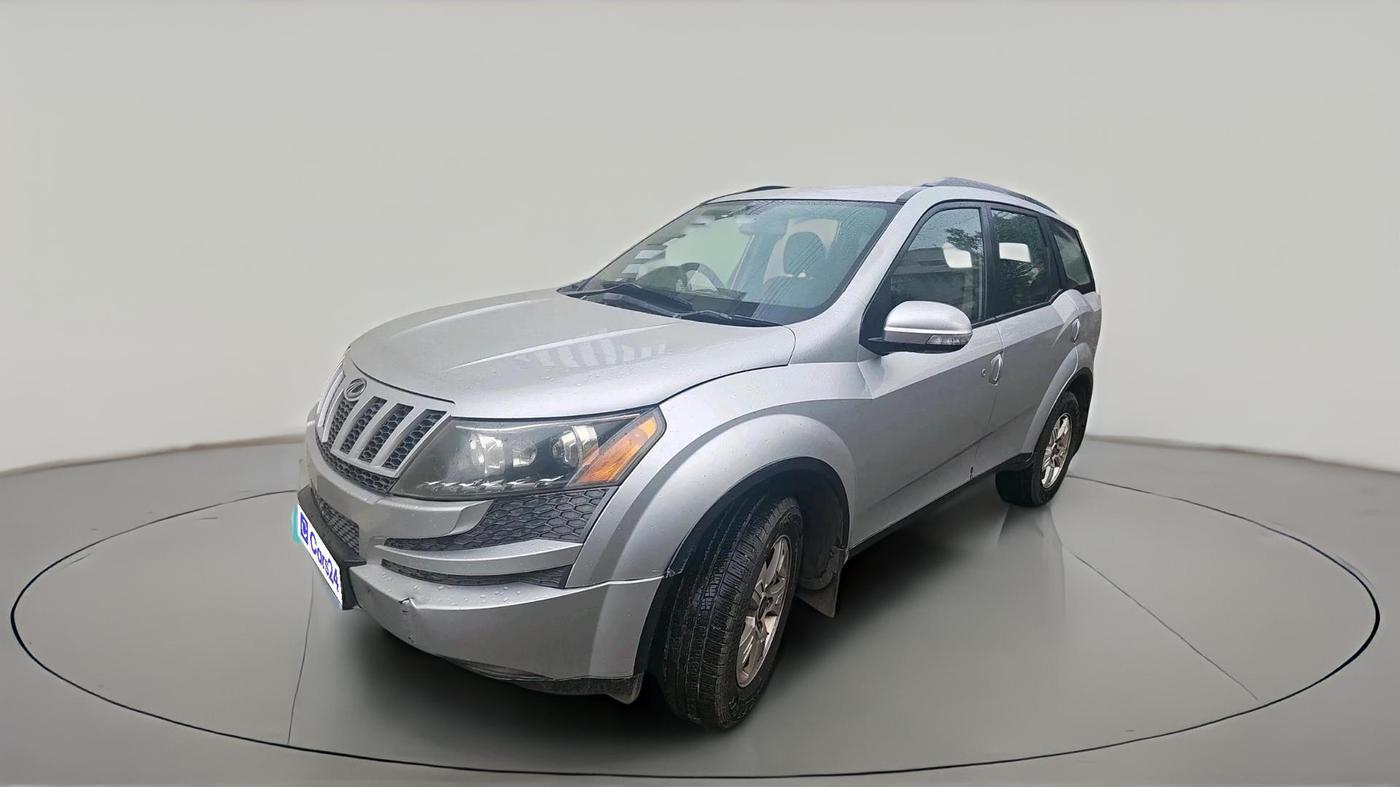 2015 Mahindra XUV500 W8, Diesel, Manual, 2,36,235 km, exterior