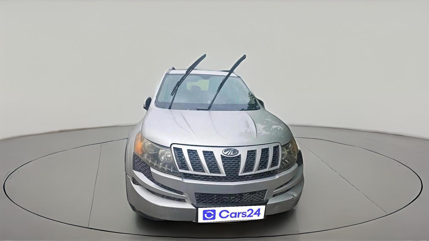2015 Mahindra XUV500 W8, Diesel, Manual, 2,36,235 km, exterior