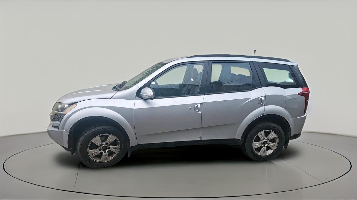 2015 Mahindra XUV500 W8, Diesel, Manual, 2,36,235 km, exterior