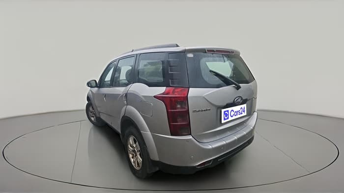 2015 Mahindra XUV500 W8, Diesel, Manual, 2,36,235 km, exterior