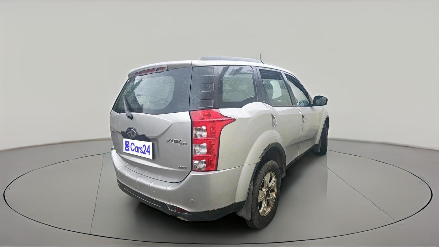 2015 Mahindra XUV500 W8, Diesel, Manual, 2,36,235 km, exterior
