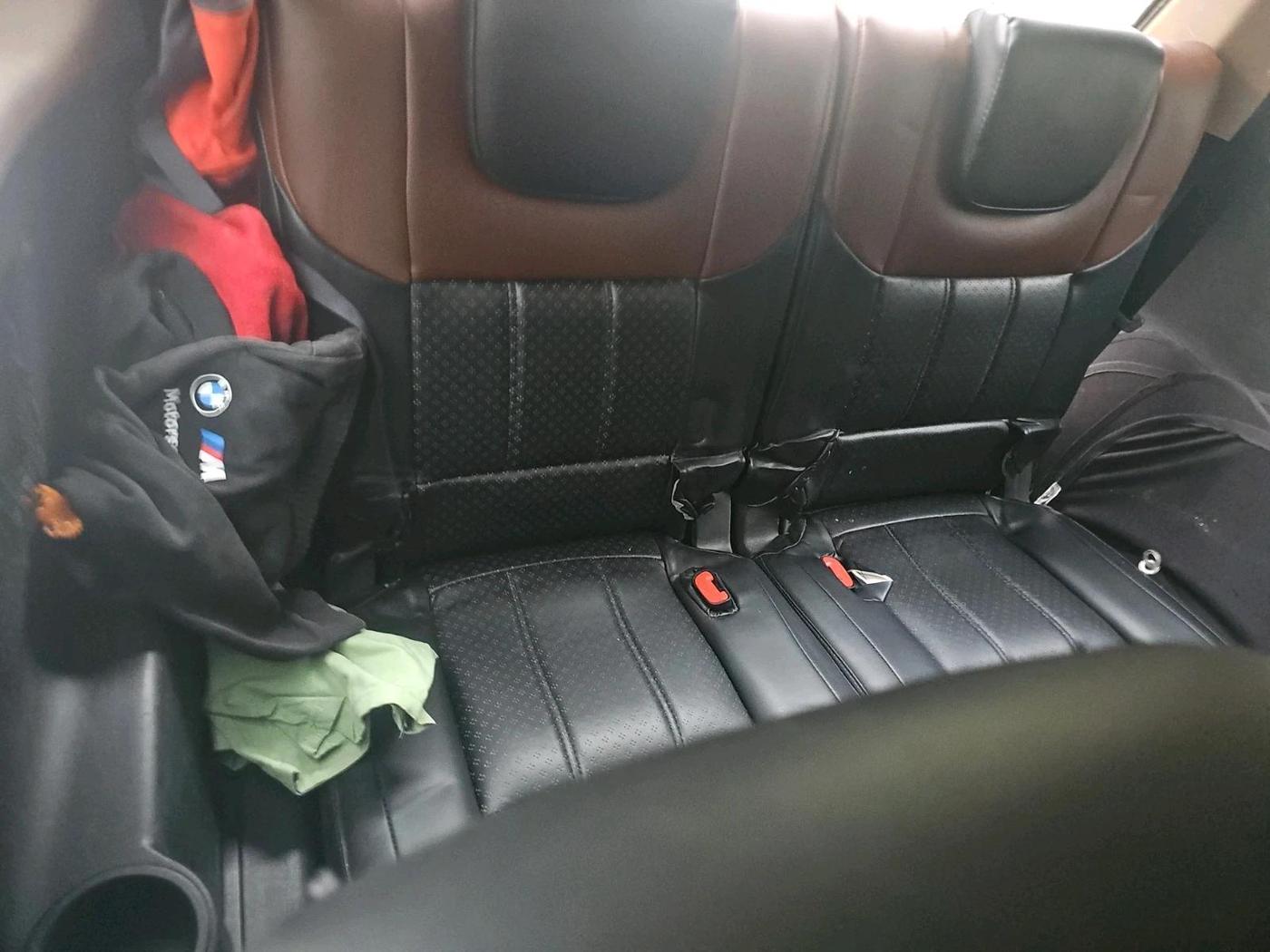 2015 Mahindra XUV500 W8, Diesel, Manual, 2,36,235 km, interior