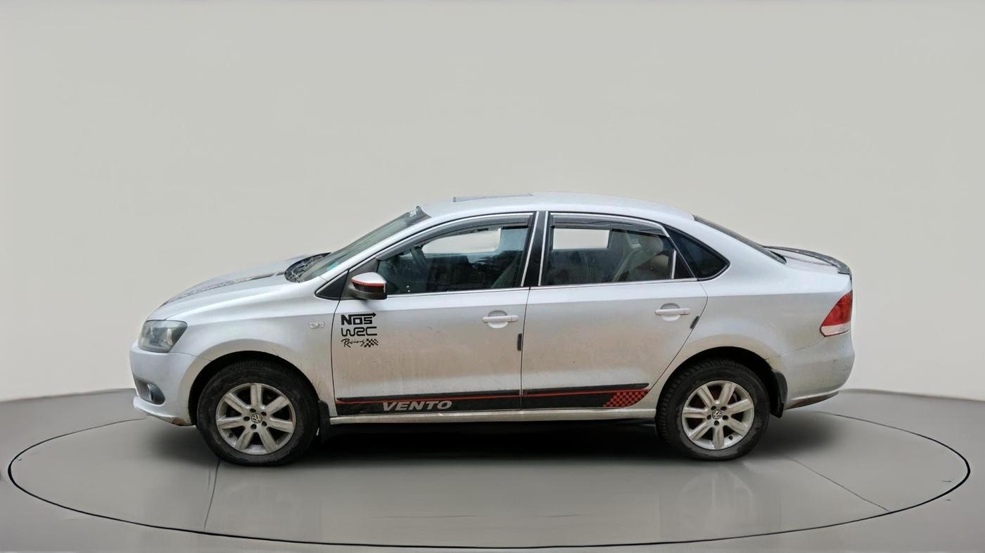 2011 Volkswagen Vento HIGHLINE 1.6 MPI, Petrol, Manual, 1,02,247 km, exterior