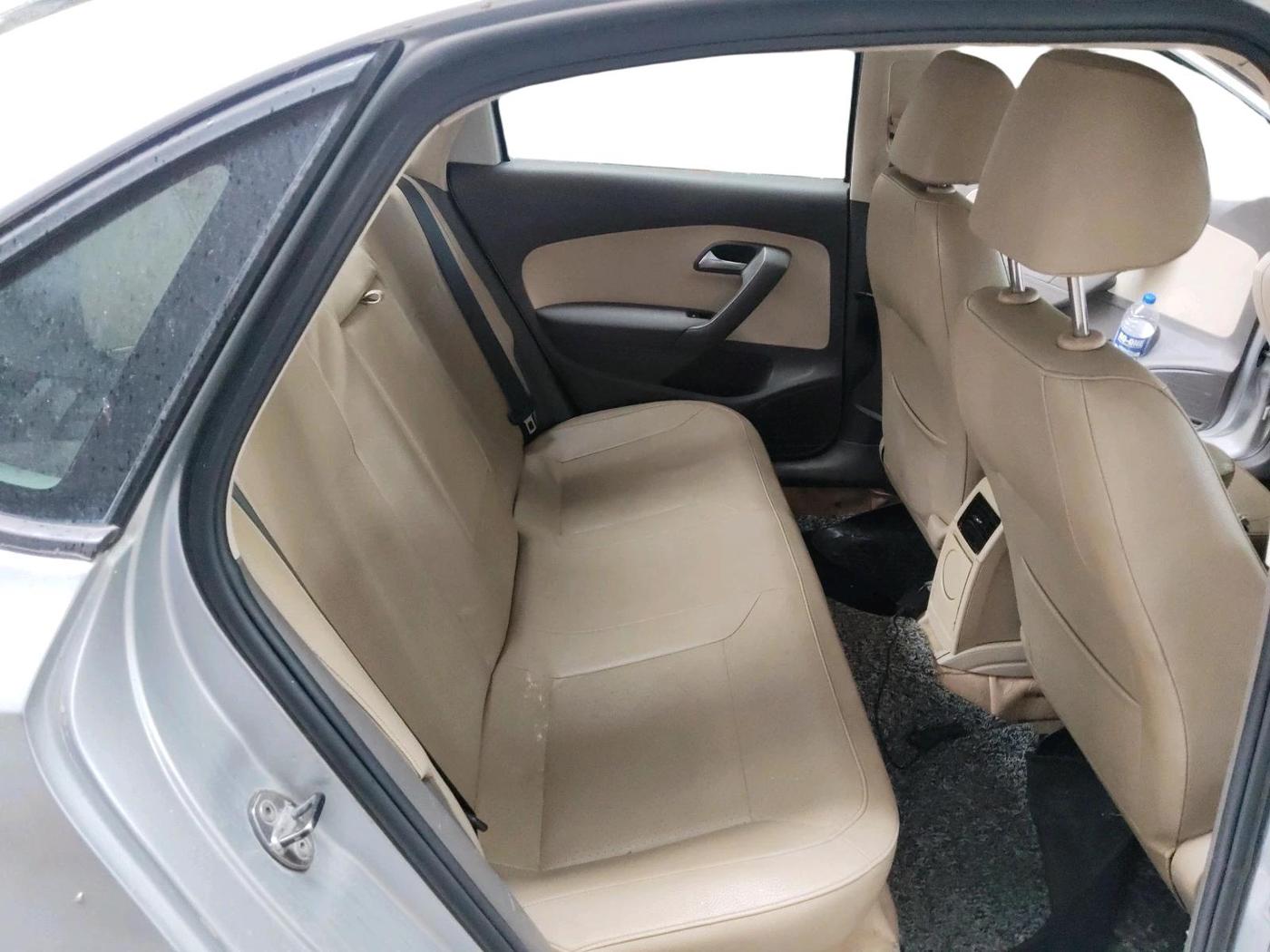 2011 Volkswagen Vento HIGHLINE 1.6 MPI, Petrol, Manual, 1,02,247 km, interior