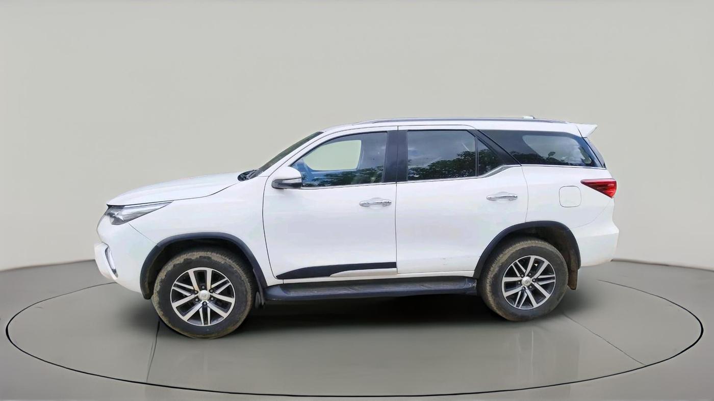 2017 Toyota Fortuner 2.8 4X4 AT, Diesel, Automatic, 1,54,746 km, exterior