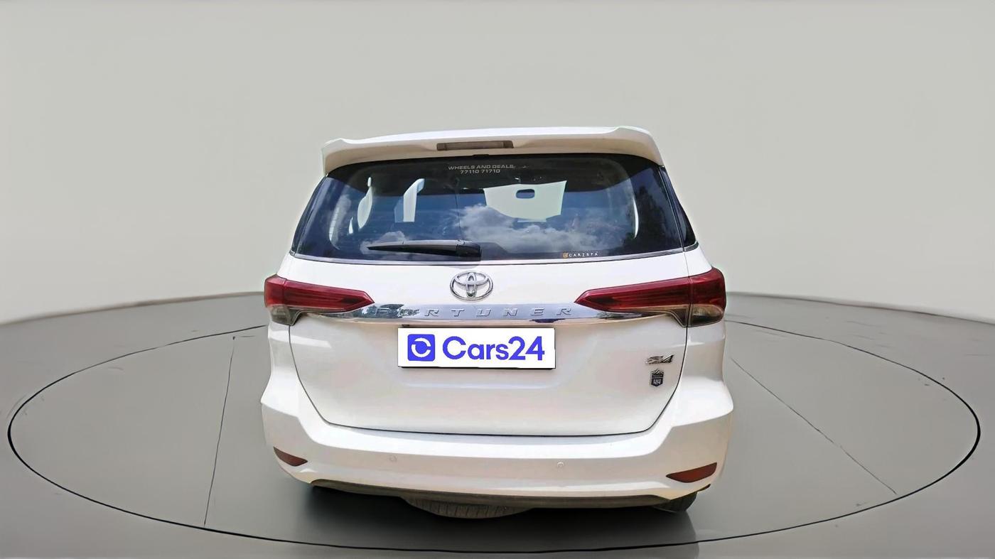 2017 Toyota Fortuner 2.8 4X4 AT, Diesel, Automatic, 1,54,746 km, exterior