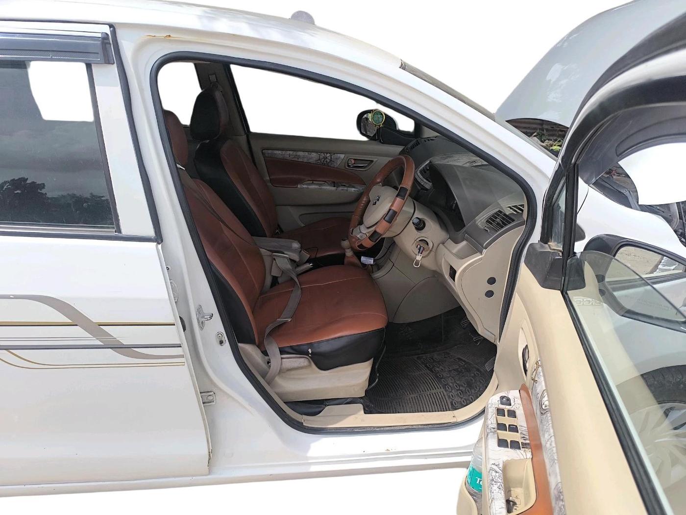 2014 Maruti Ertiga VDI, Diesel, Manual, 1,72,086 km, interior