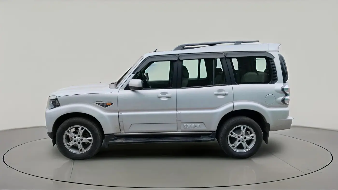 2017 Mahindra Scorpio S10, Diesel, Manual, 81,214 km, exterior