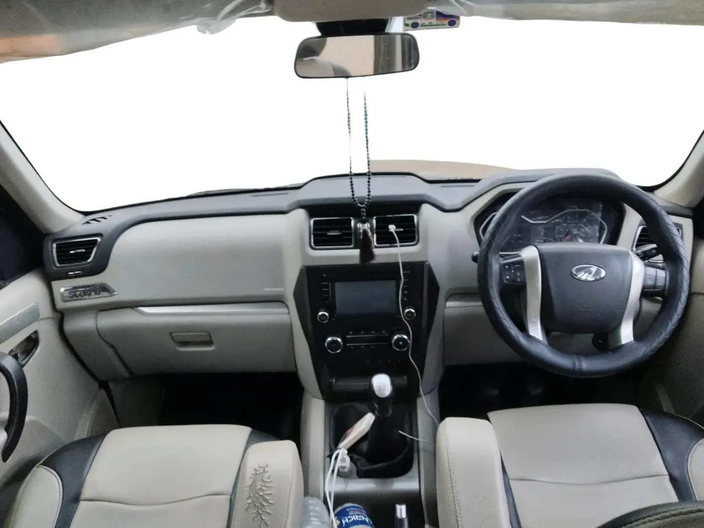 2017 Mahindra Scorpio S10, Diesel, Manual, 81,214 km, interior
