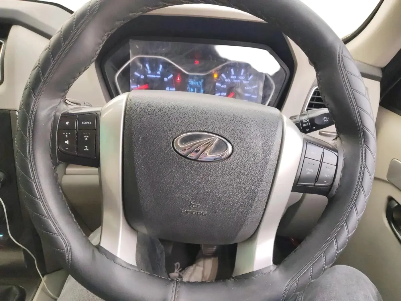 2017 Mahindra Scorpio S10, Diesel, Manual, 81,214 km, interior