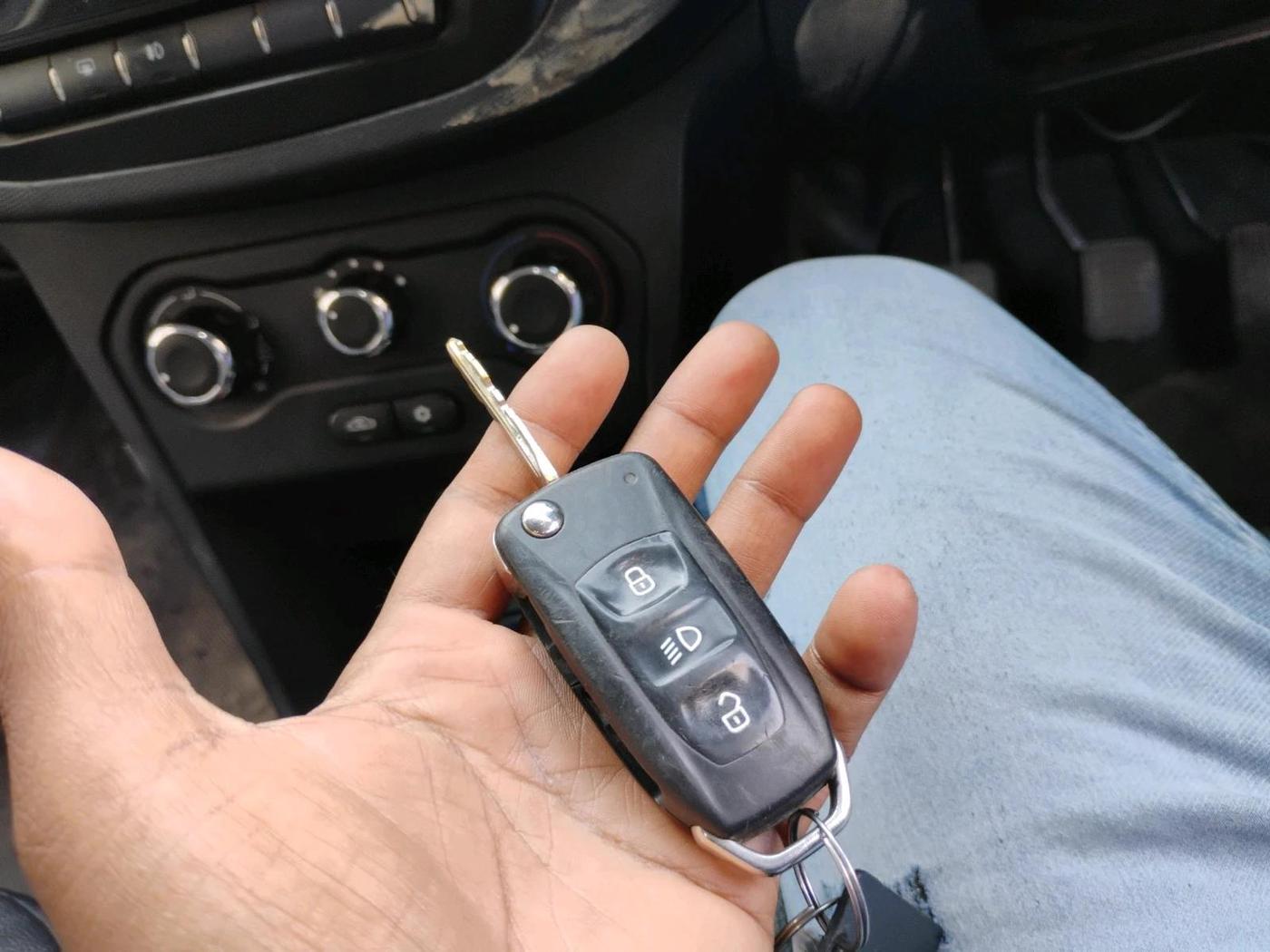 2019 Tata TIAGO NRG PETROL, CNG, Manual, 83,725 km, interior
