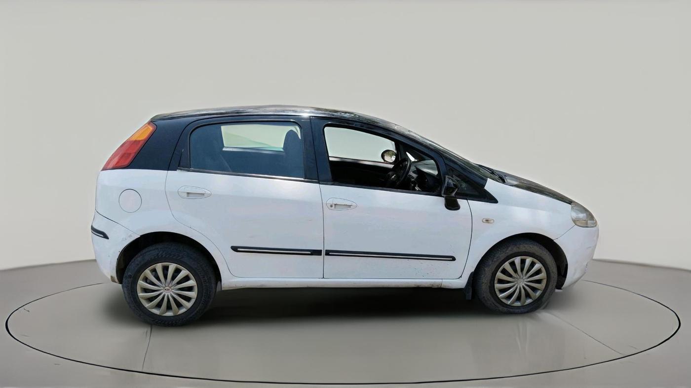 2012 Fiat Grand Punto DYNAMIC 1.3, Diesel, Manual, 1,19,636 km, exterior