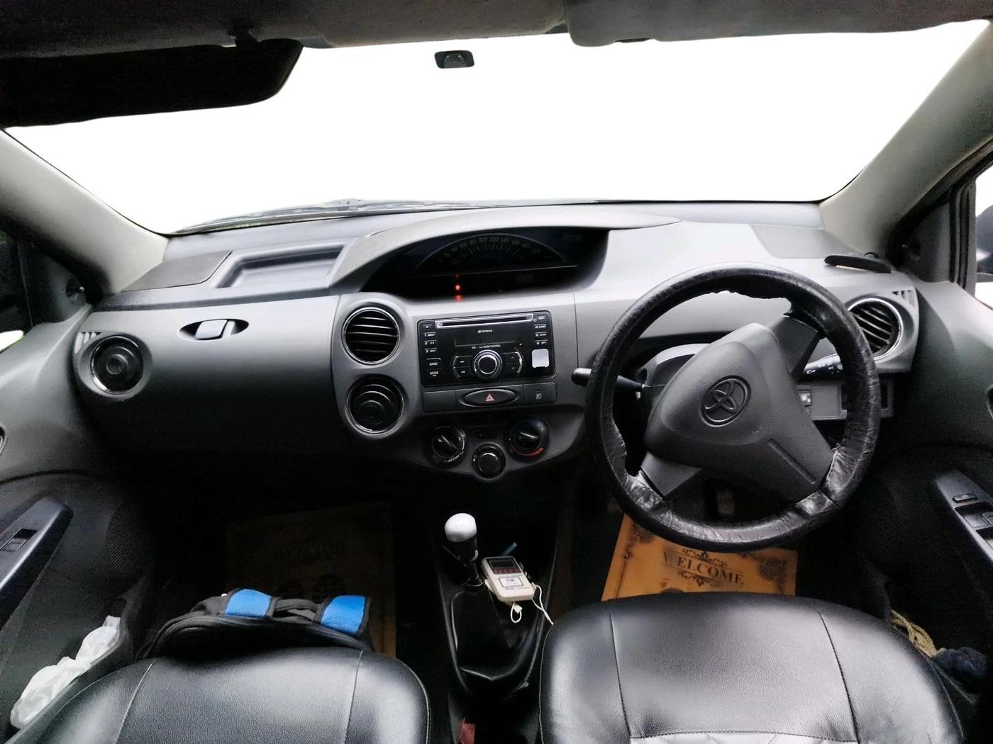 2013 Toyota Etios G, Petrol, Manual, 78,340 km, interior