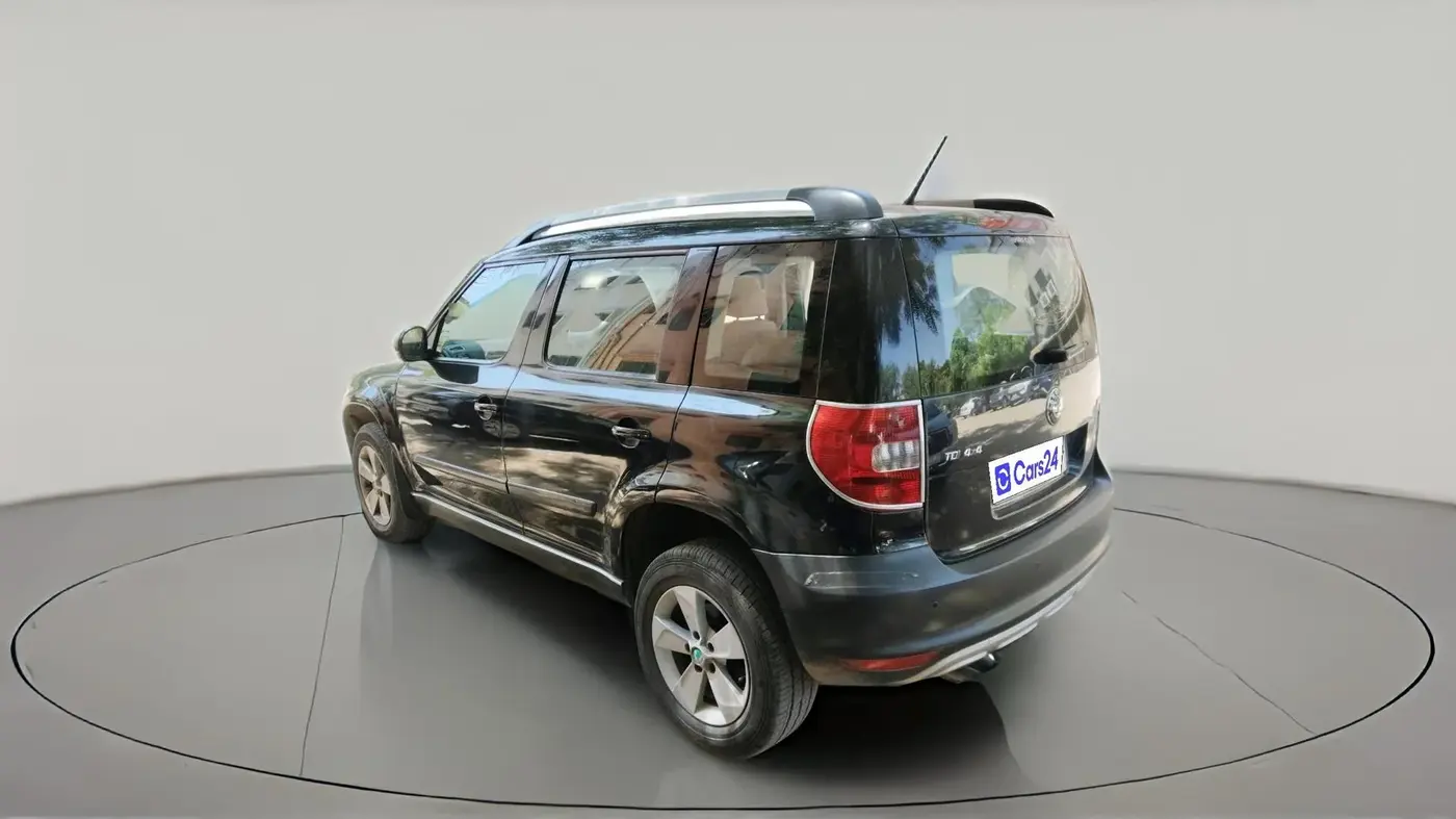 2013 Skoda Yeti ELEGANCE 2.0 TDI CR 4X4, Diesel, Manual, 1,02,318 km, exterior