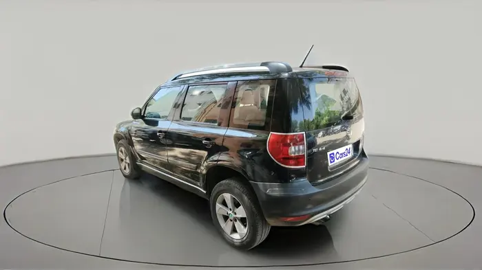 2013 Skoda Yeti ELEGANCE 2.0 TDI CR 4X4, Diesel, Manual, 1,02,318 km, exterior