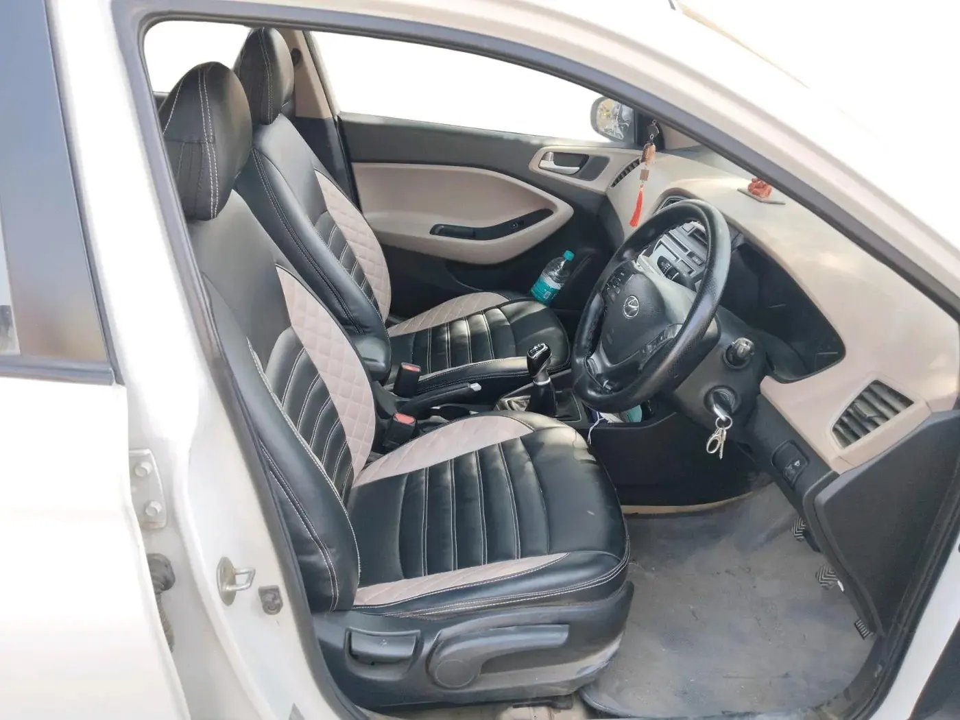 2014 Hyundai Elite i20 SPORTZ 1.4 CRDI, Diesel, Manual, 1,36,192 km, interior