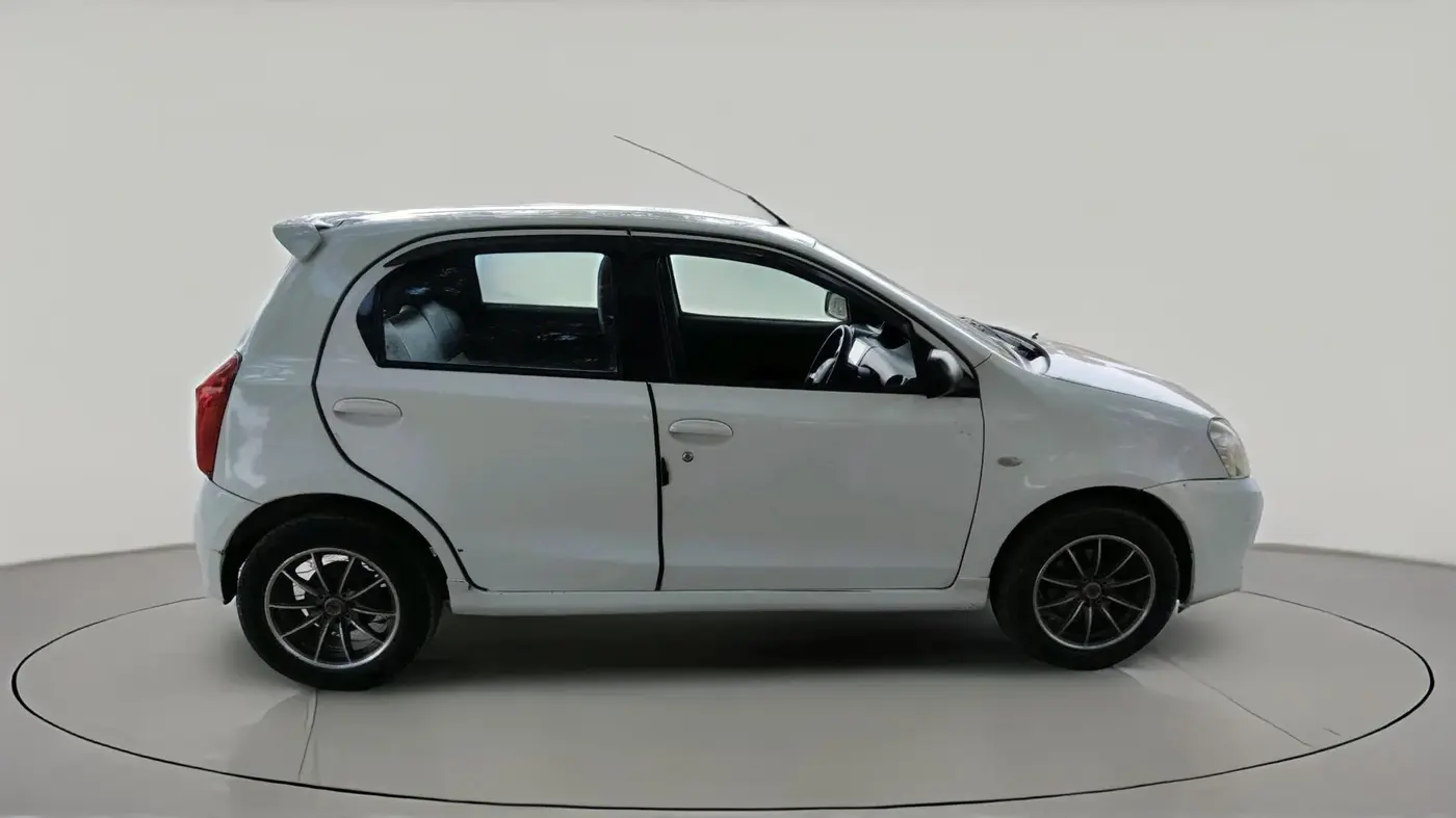 2011 Toyota Etios Liva GD, Diesel, Manual, 1,37,521 km, exterior