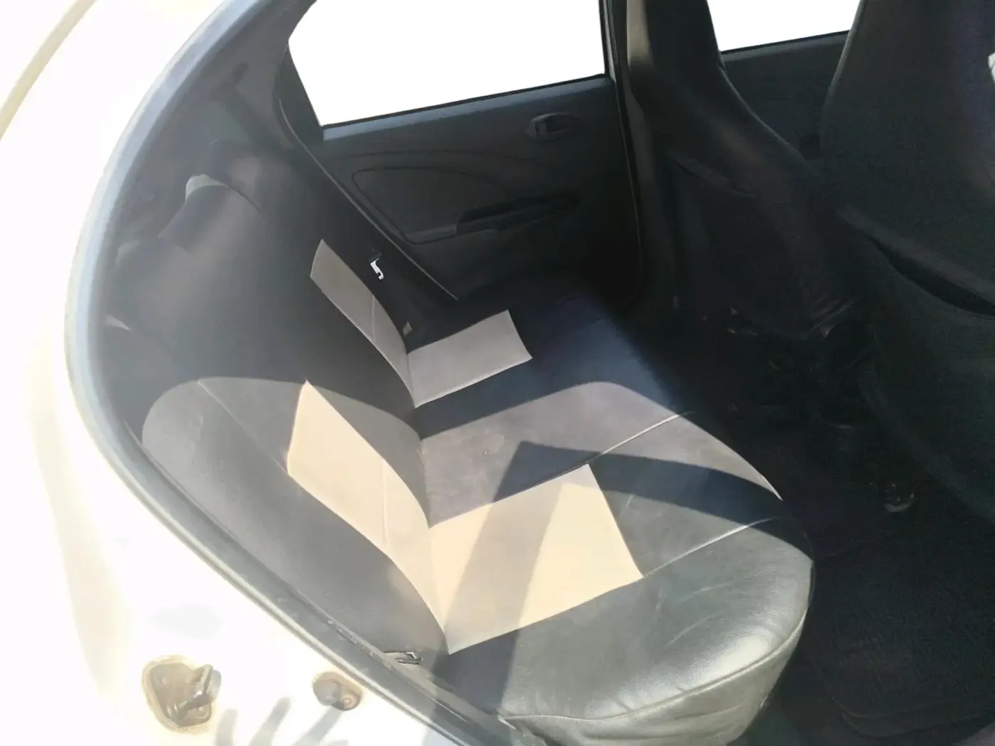 2011 Toyota Etios Liva GD, Diesel, Manual, 1,37,521 km, interior