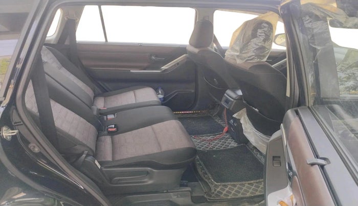 2025 Toyota INNOVA HYCROSS VX HYBRID 8 STR, Hybrid, Automatic, 29,856 km, interior