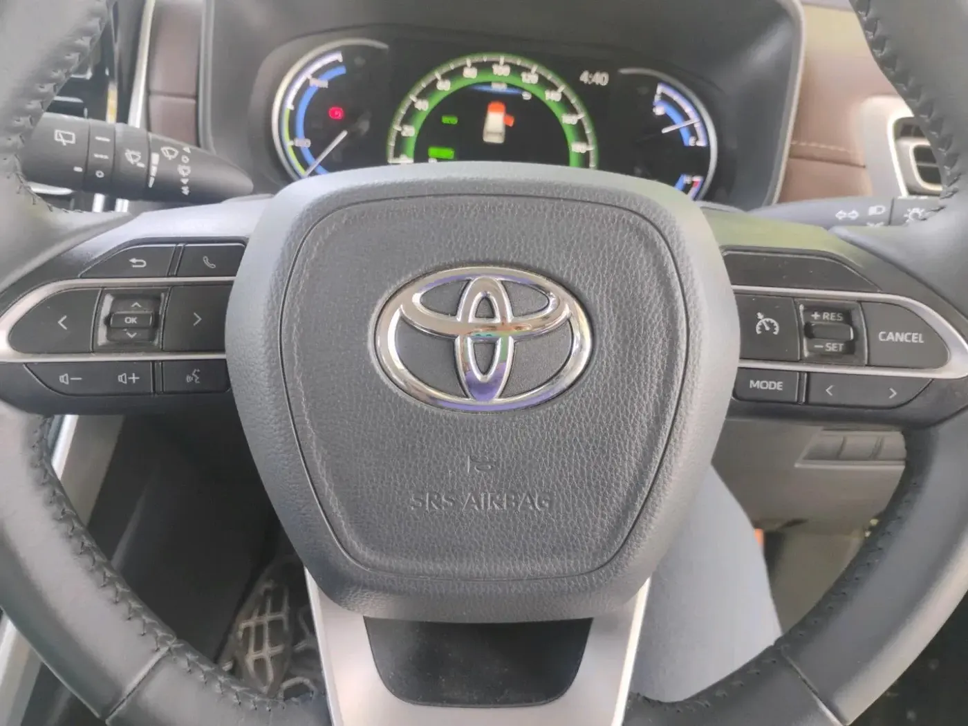 2025 Toyota INNOVA HYCROSS VX HYBRID 8 STR, Hybrid, Automatic, 29,856 km, interior