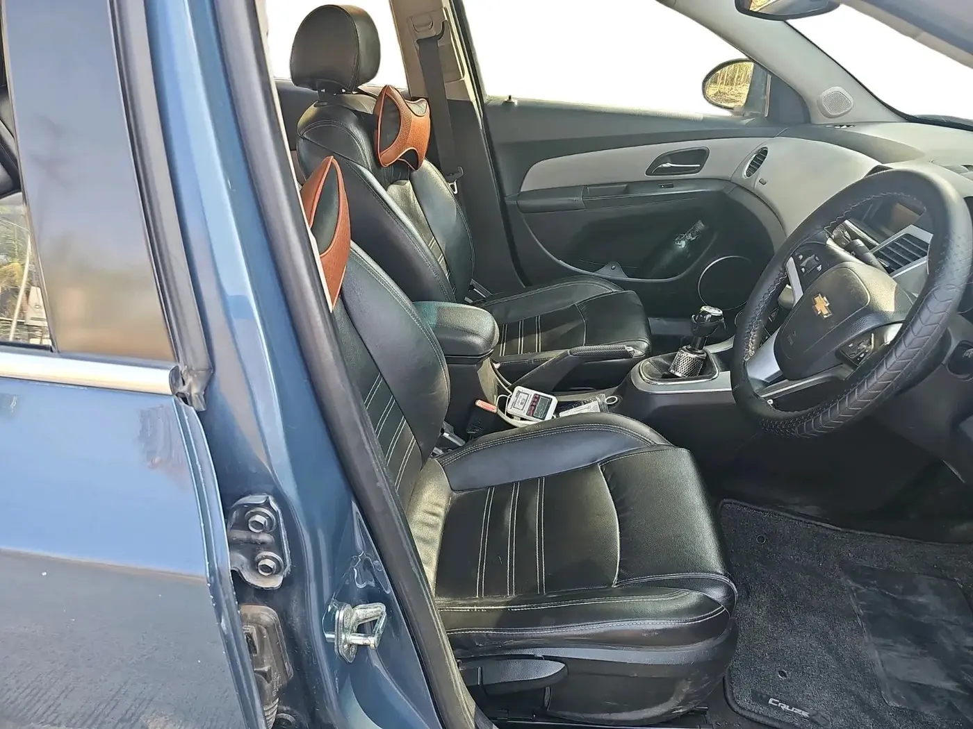 2011 Chevrolet Cruze LTZ, Diesel, Manual, 1,43,721 km, interior