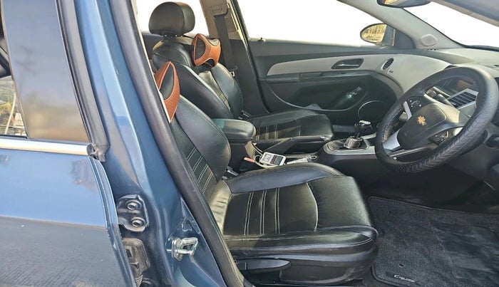 2011 Chevrolet Cruze LTZ, Diesel, Manual, 1,43,721 km, interior