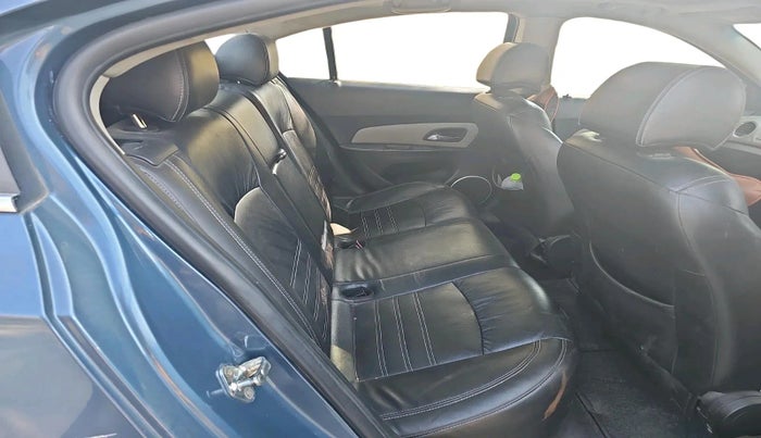 2011 Chevrolet Cruze LTZ, Diesel, Manual, 1,43,721 km, interior