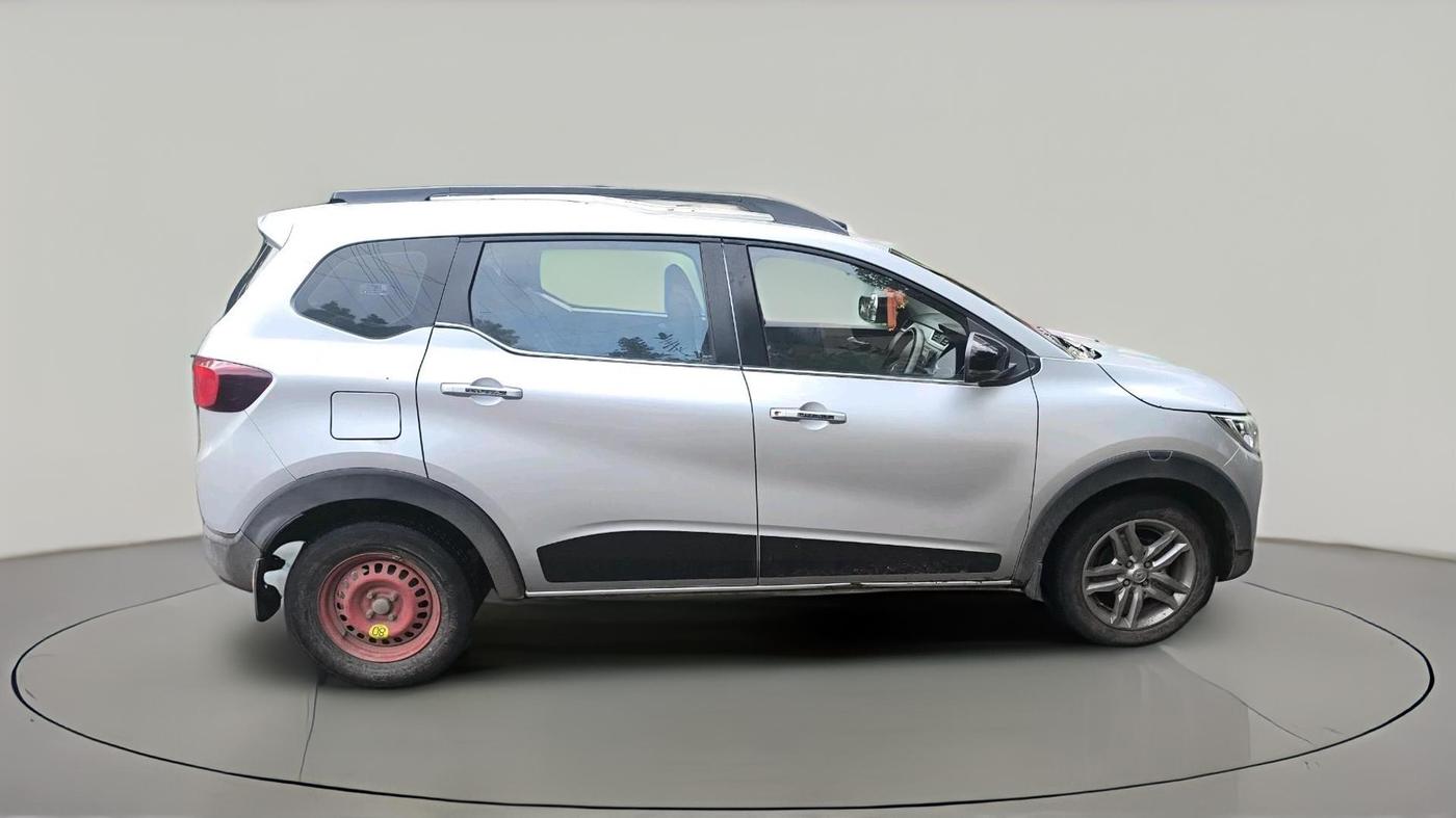 2022 Renault TRIBER RXZ, Petrol, Manual, 50,154 km, exterior