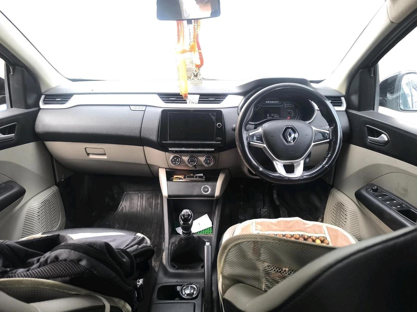 2022 Renault TRIBER RXZ, Petrol, Manual, 50,154 km, interior