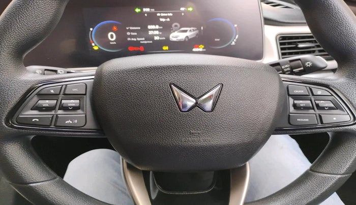 2024 Mahindra XUV700 AX 5 D MT 5 STR, Diesel, Manual, 40,342 km, interior