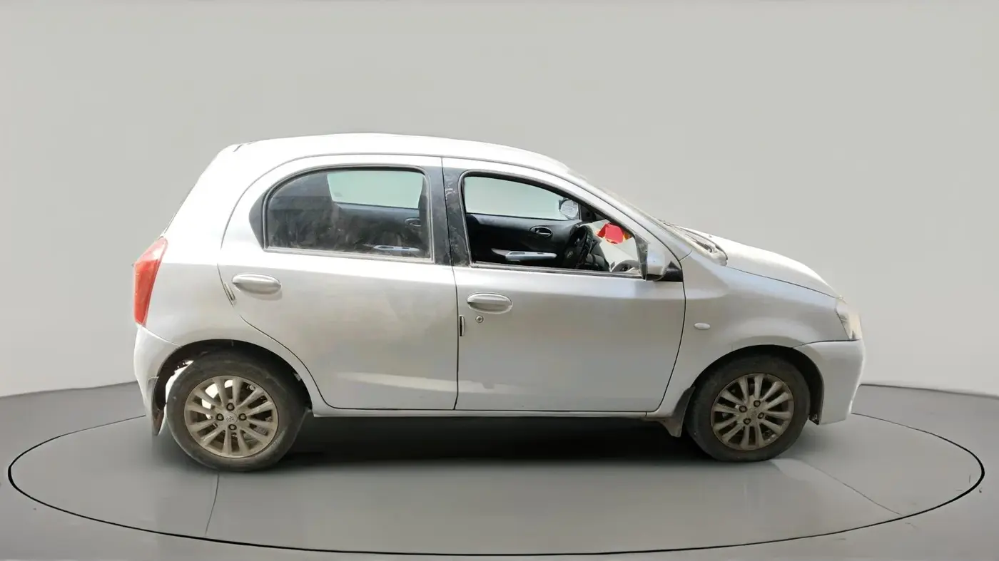 2011 Toyota Etios Liva V, Petrol, Manual, 1,74,072 km, exterior