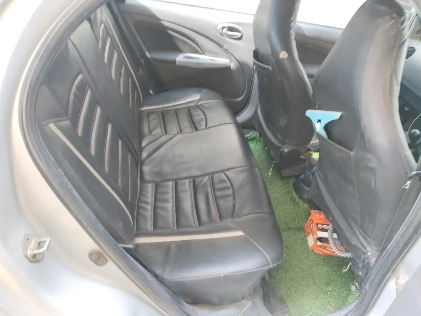 2011 Toyota Etios Liva V, Petrol, Manual, 1,74,072 km, interior