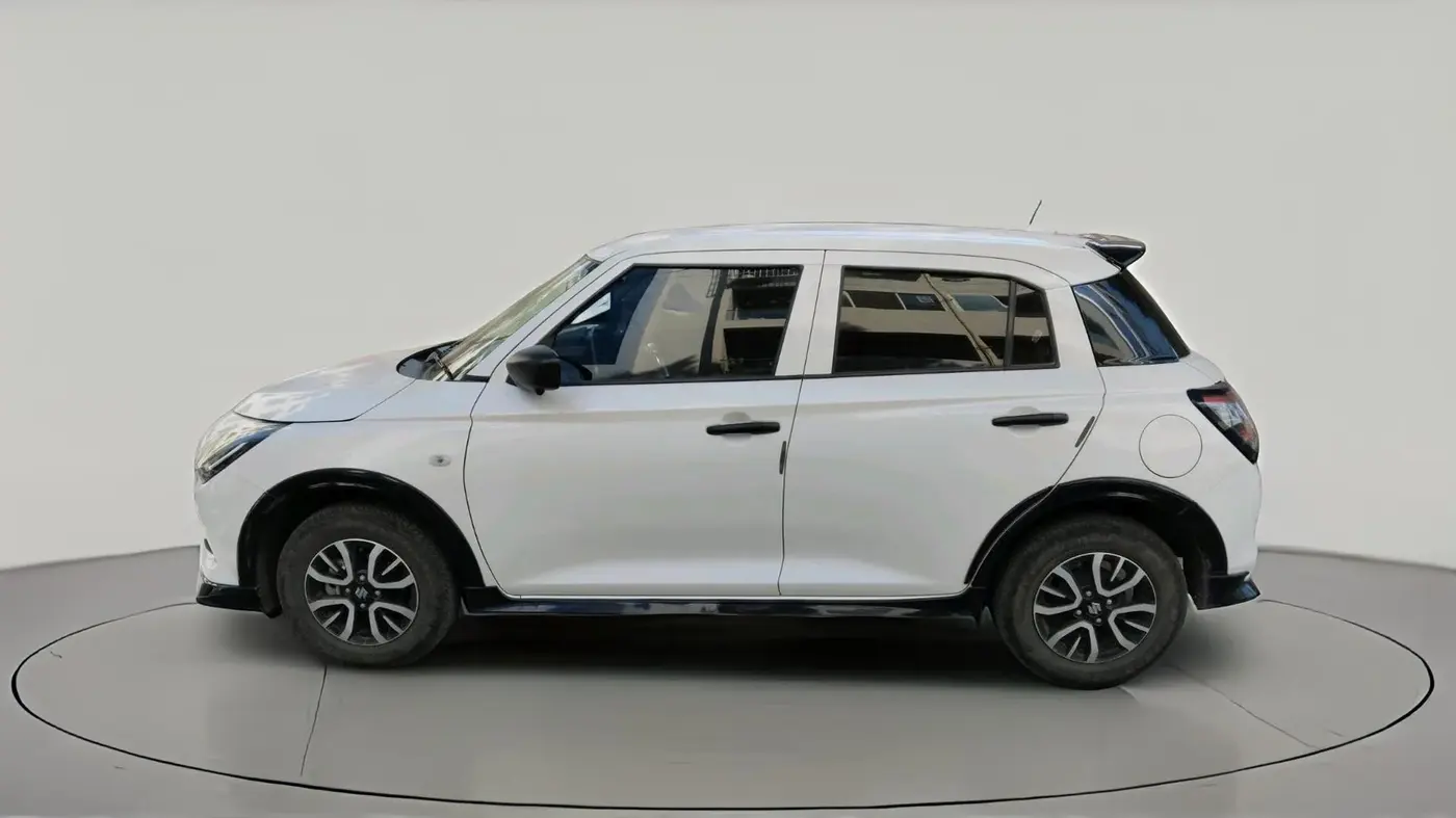2024 Maruti Swift LXi, Petrol, Manual, 37,392 km, exterior