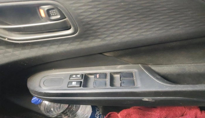 2024 Maruti Swift LXi, Petrol, Manual, 37,392 km, interior