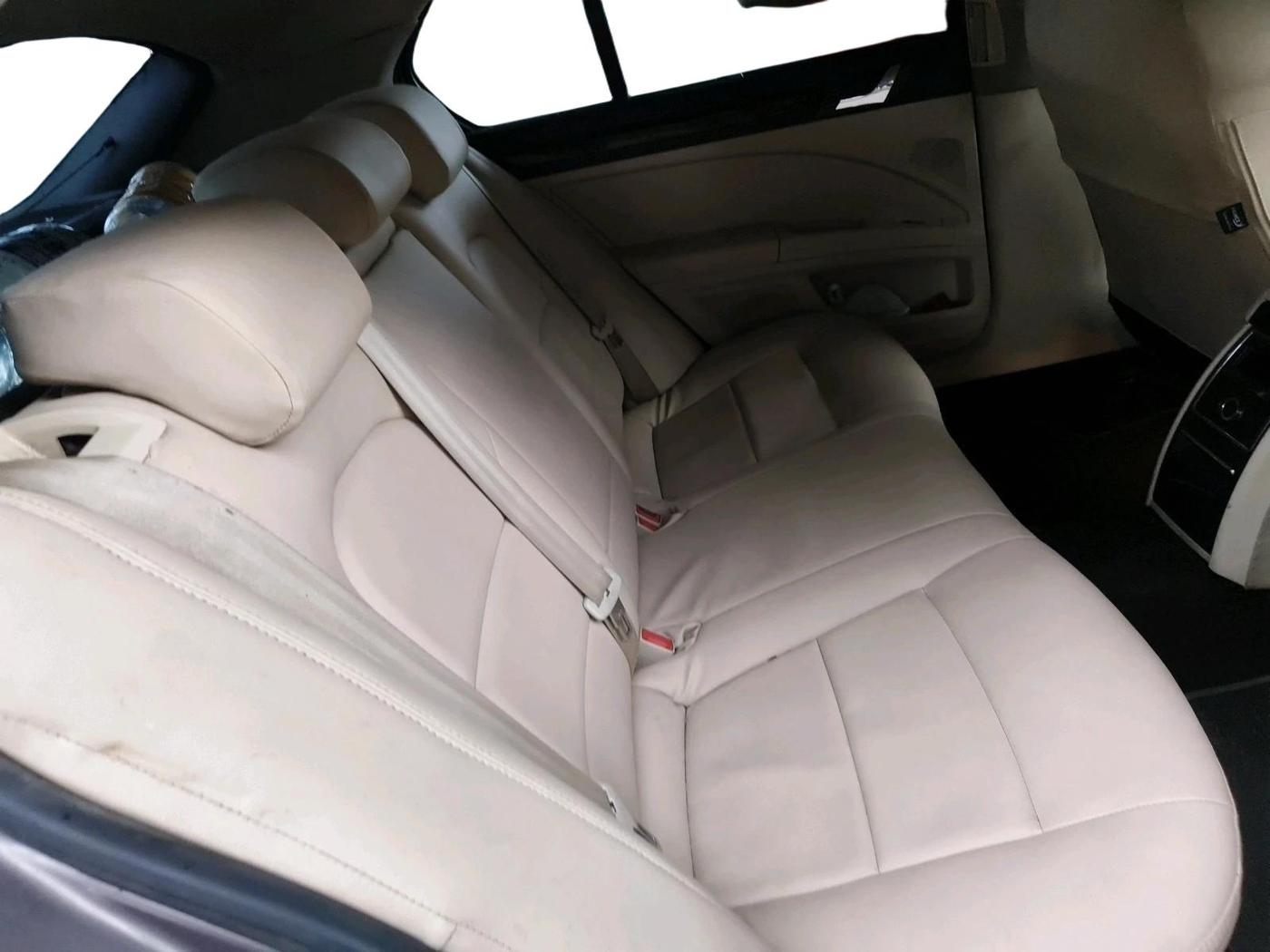 2013 Skoda Superb ELEGANCE 1.8 TSI MT, Petrol, Manual, 70,480 km, interior