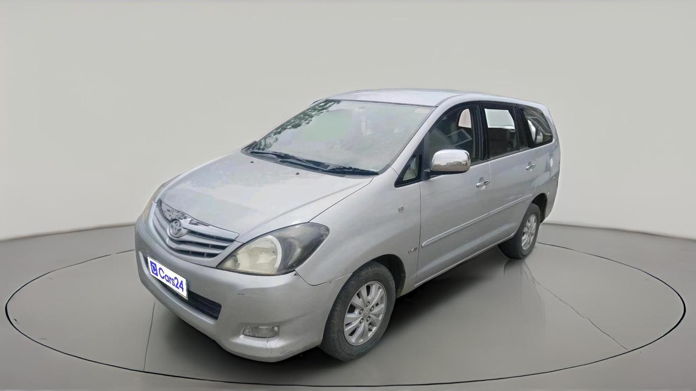 2011 Toyota Innova V 2.5 8 STR, Diesel, Manual, 2,66,419 km, exterior