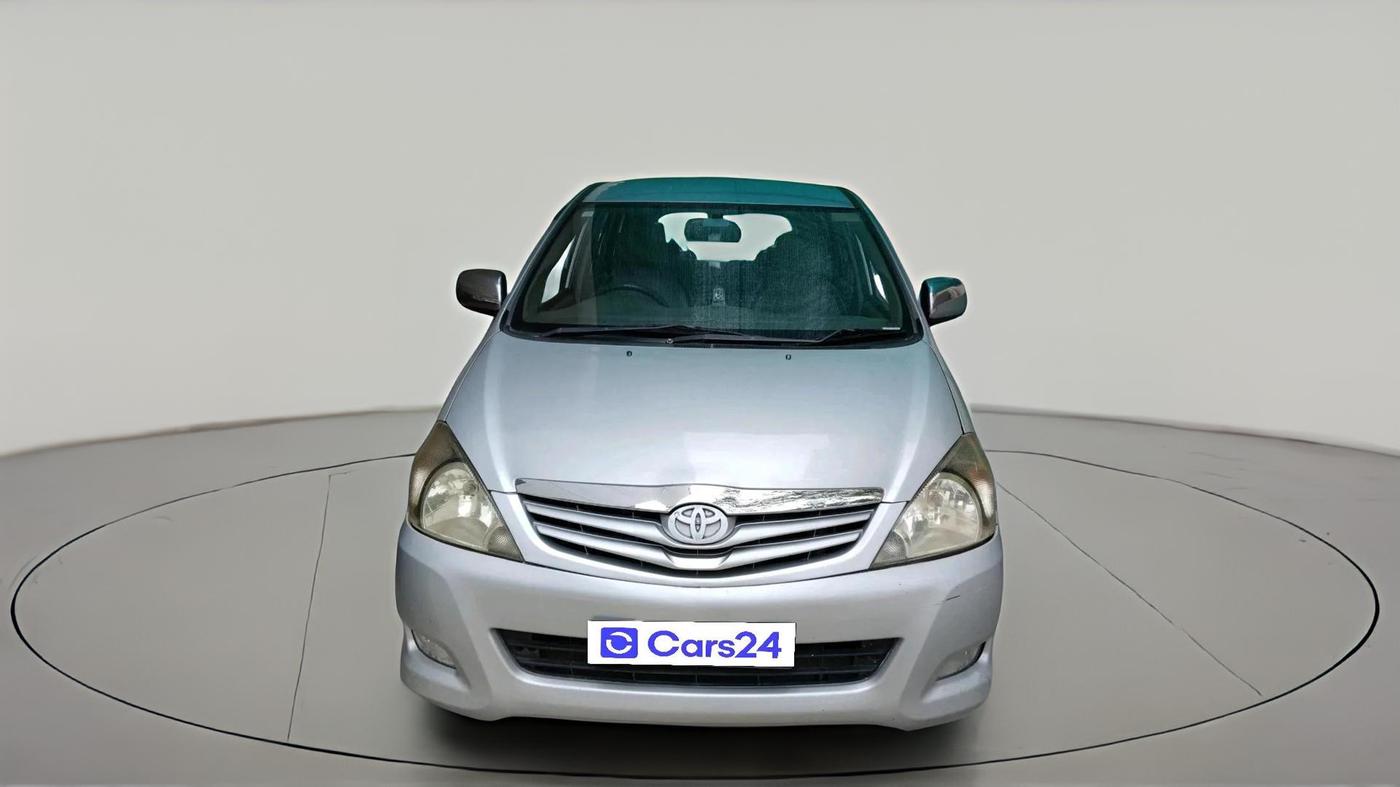 2011 Toyota Innova V 2.5 8 STR, Diesel, Manual, 2,66,419 km, exterior