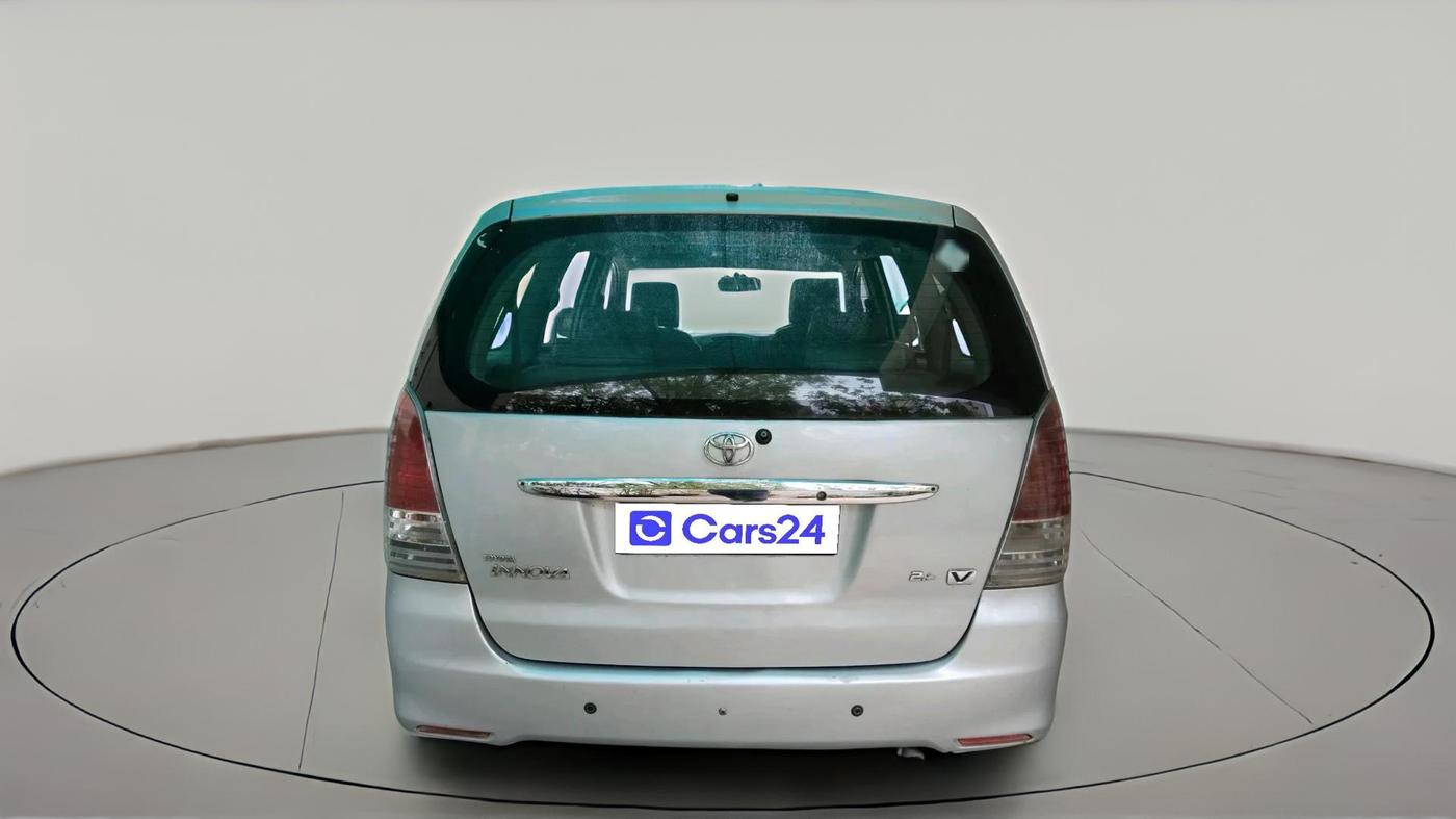 2011 Toyota Innova V 2.5 8 STR, Diesel, Manual, 2,66,419 km, exterior