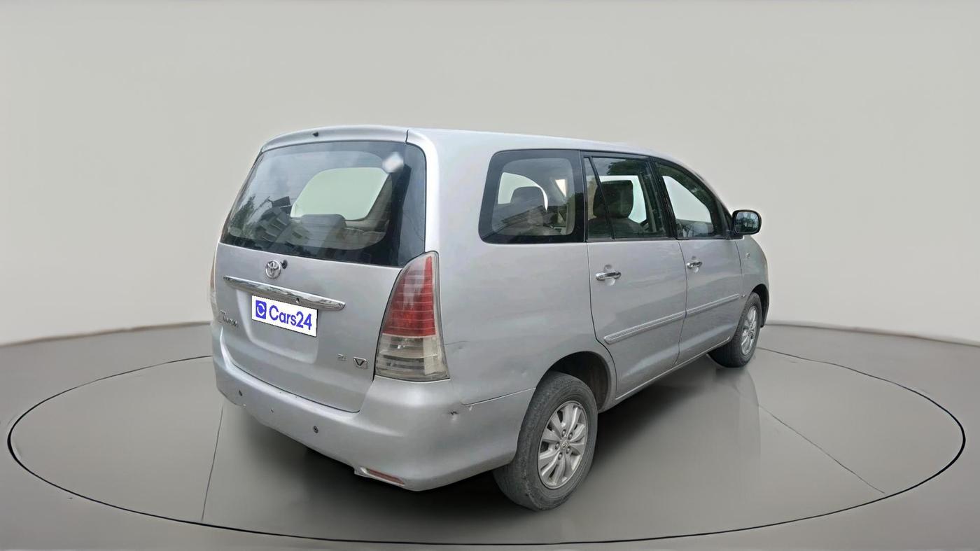 2011 Toyota Innova V 2.5 8 STR, Diesel, Manual, 2,66,419 km, exterior