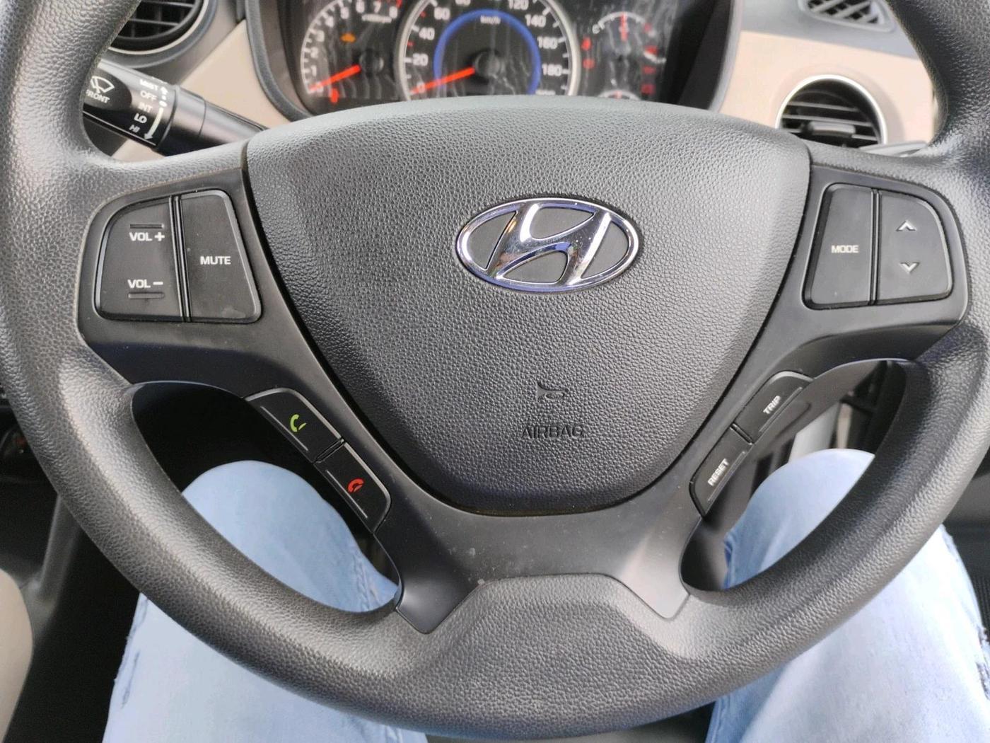 2019 Hyundai Grand i10 MAGNA AT 1.2 KAPPA VTVT, Petrol, Automatic, 18,733 km, interior