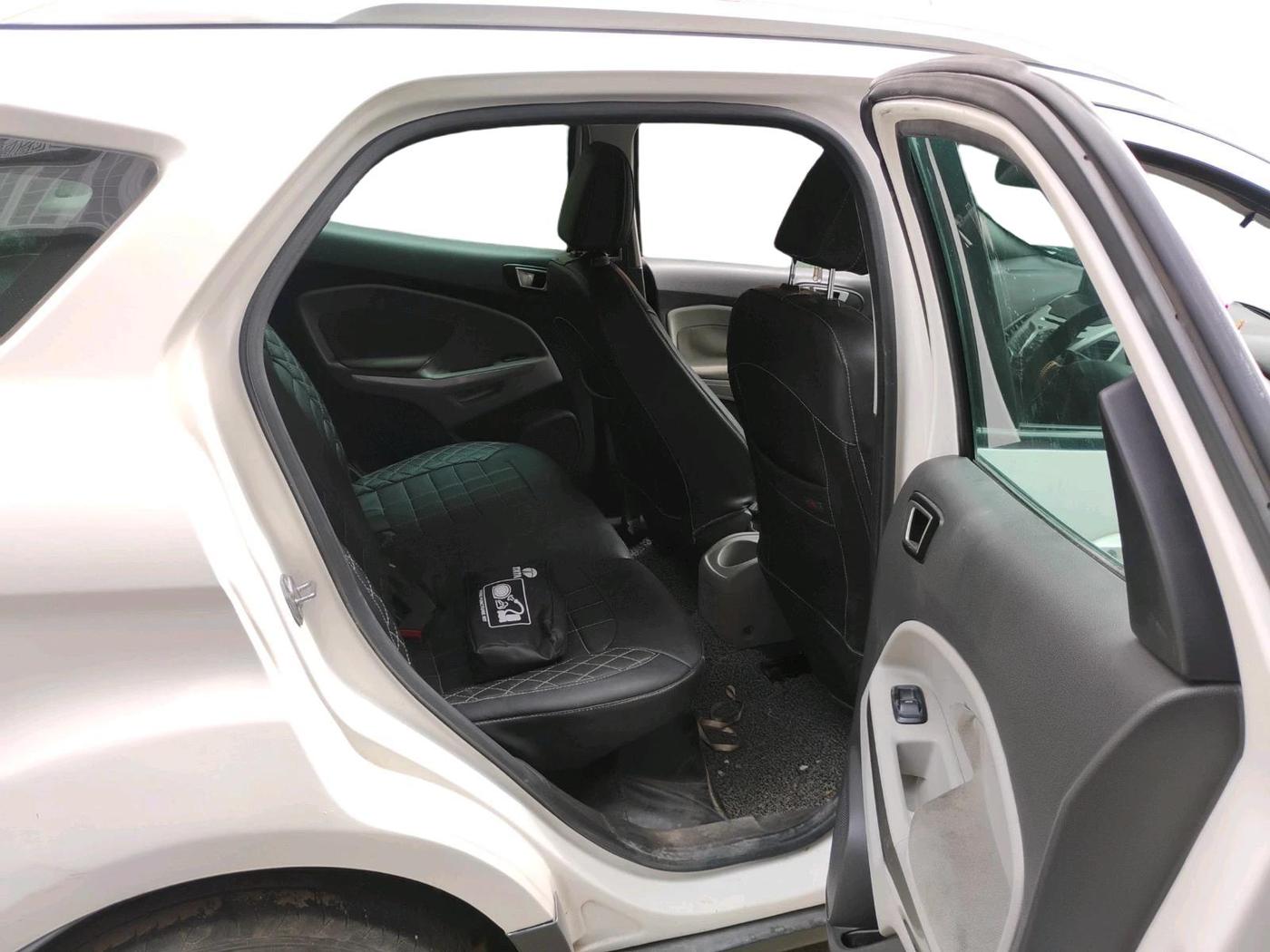 2017 Ford Ecosport TITANIUM 1.5L DIESEL, Diesel, Manual, 1,05,582 km, interior